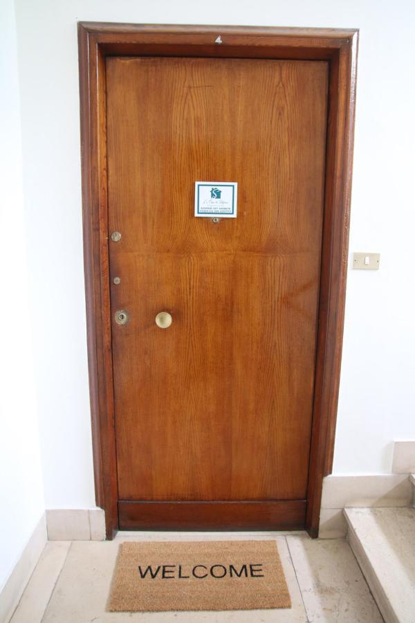 La Casa Di Stefania Apartment Lecce Bagian luar foto